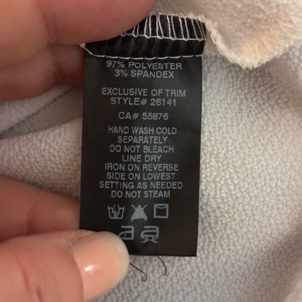 ARTIZAN ROBIN BARRÉ White Ruffle Top - Picture 5 of 5